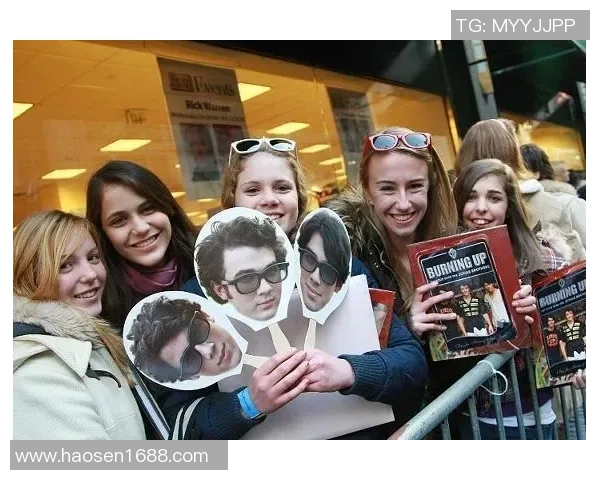 足球巨星亲历追星时刻 从偶像崇拜到并肩作战的奇妙经历